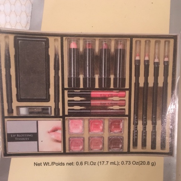 Lip Kit 💋👄💄 - Picture 6 of 6